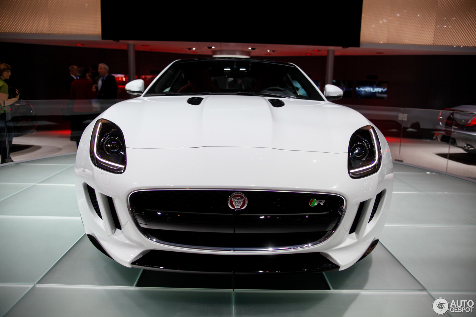 Genève 2014: Jaguar F-TYPE R Coupé 