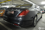 Mercedes-Benz S 65 AMG is even shining in a parking garage