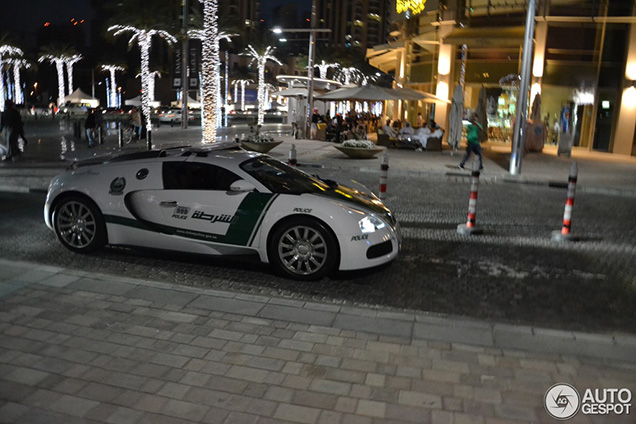 Dubai Police Force nu ook gespot met de Bugatti