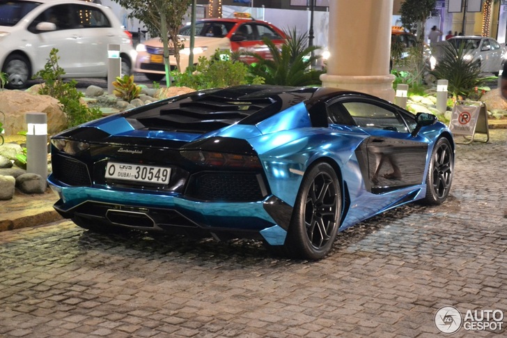 Is deze Lamborghini Aventador LP700-4 helemaal klaar zo?