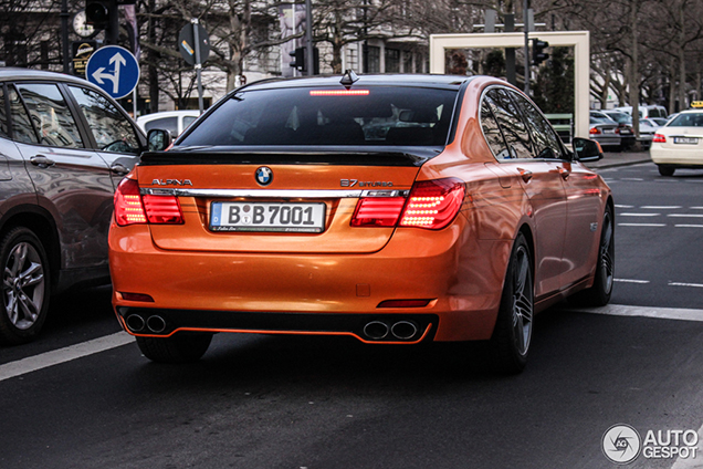 Oranje staat de Alpina B7 verrassend prima