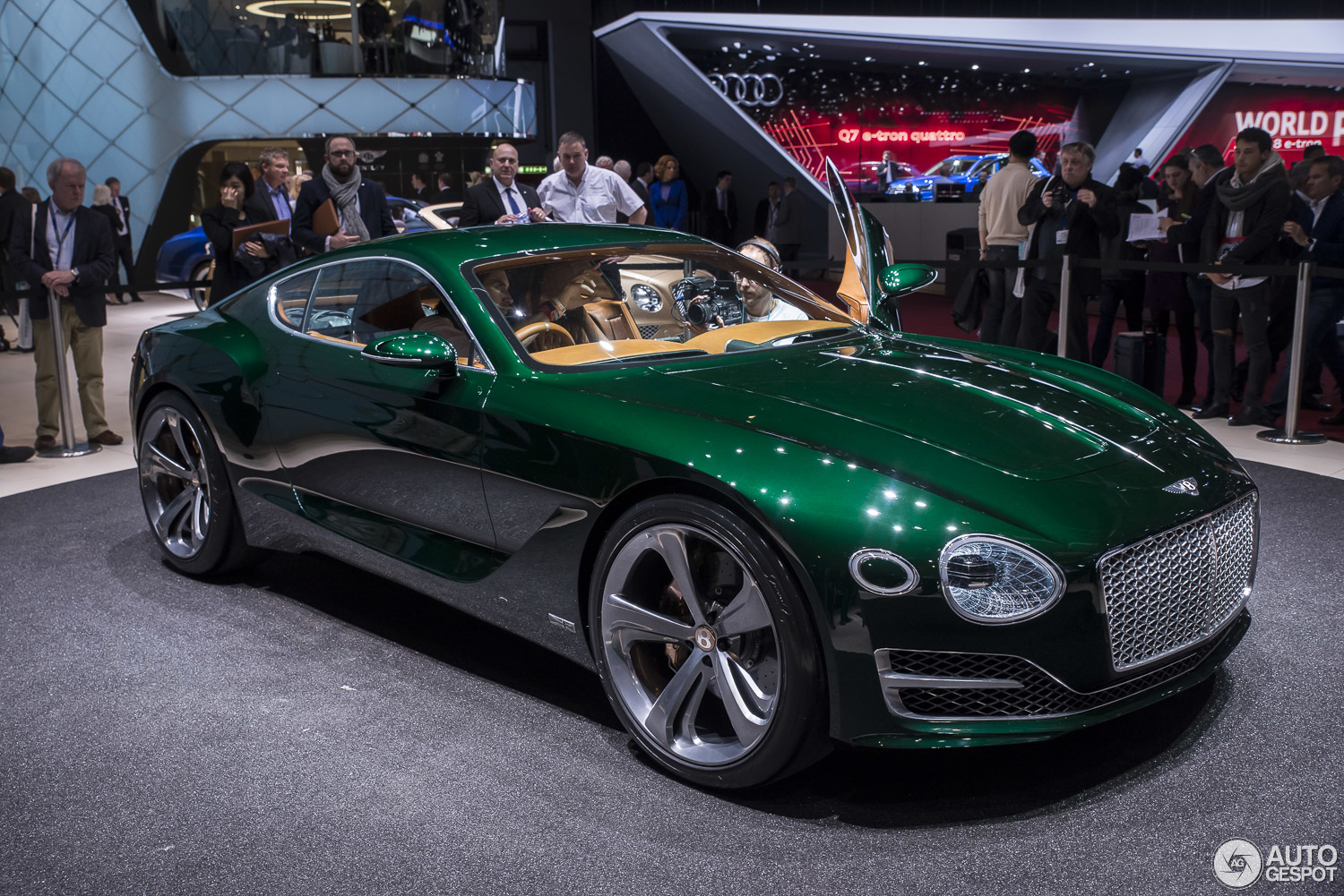 Bentley EXP 10 Speed 6 waarschijnlijk in productie met aanpassingen