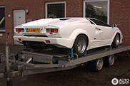 Bright white Lamborghini Countach 25th Anniversary leaves Holland