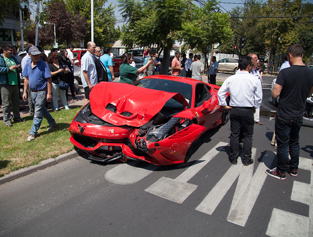 Ferrari 458 Speciale flink gehavend in Chili