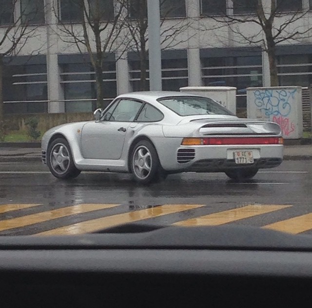 Porsche 959 gaat ondersteboven in Genève 