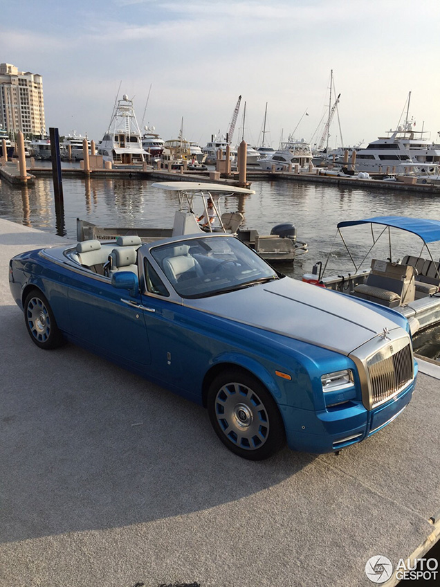 Hier hoort de Rolls-Royce Phantom Drophead Coupé Waterspeed Collection