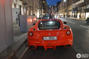 入境: 单色法拉利F12berlinetta