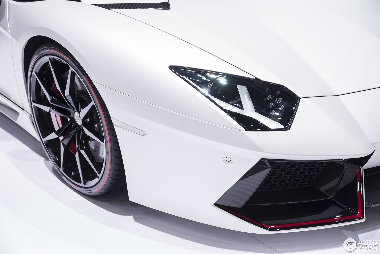 Genève 2015: Lamborghini Aventador LP700-4 Pirelli Edition 