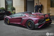 充满时尚感的兰博基尼 Aventador SV Roadster