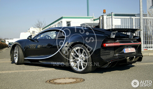 Bugatti Chiron vastgelegd op straat 