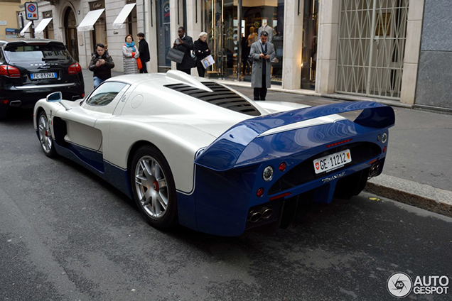 Topspot: Maserati MC12 in Milaan