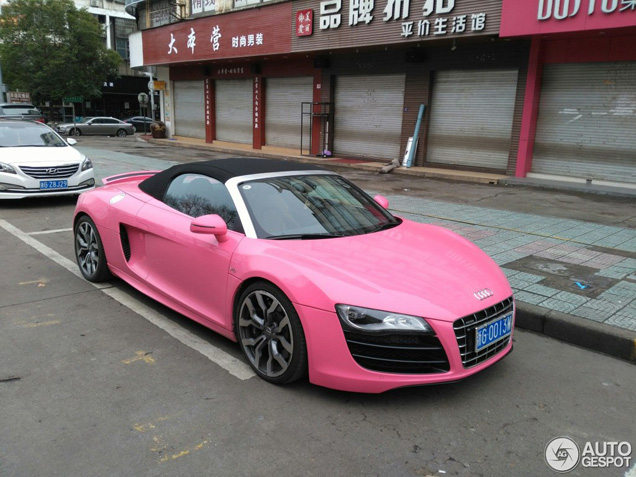 Chinees kiest een hele vrouwelijke kleur voor de Audi R8 V10 Spyder