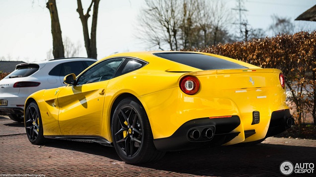 Spot van de dag: Ferrari F12berlinetta