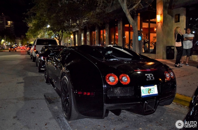 Gespot: Bugatti Veyron met agressieve inborst