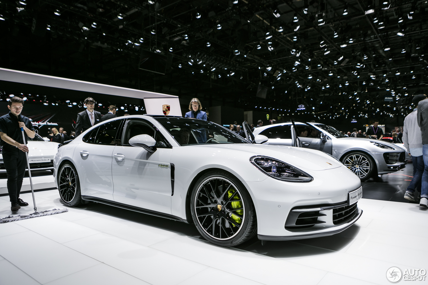 Genève 2017: Porsche Panamera Turbo S E-Hybrid