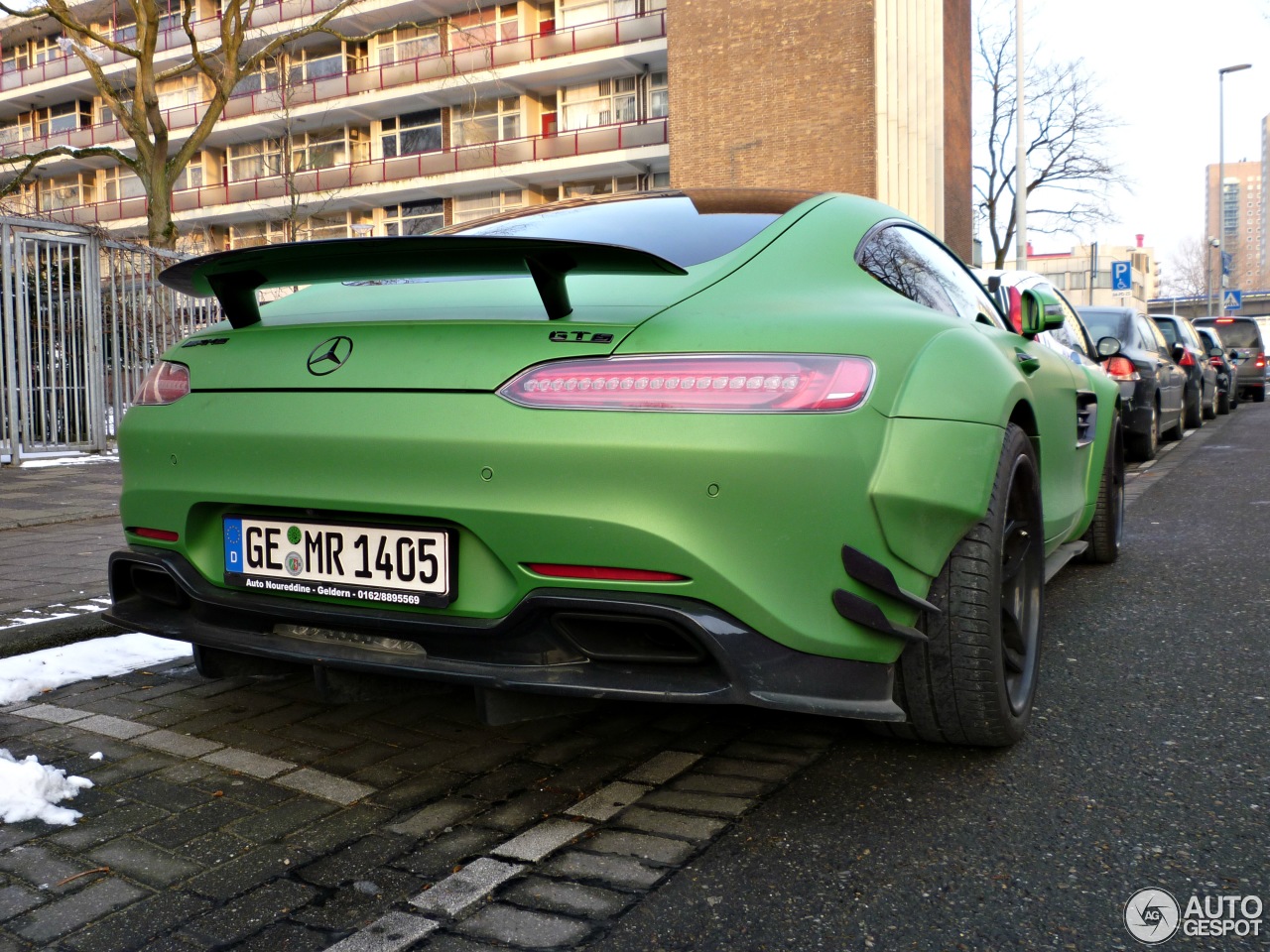 Spot van de Dag: widebody AMG GTS