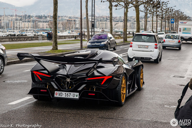 Apollo Intensa Emozione rijdt gewoon door centrum van Genève 