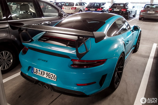 Miami Blue Porsche 991 GT3 RS MkII met Weissach Package is sexy