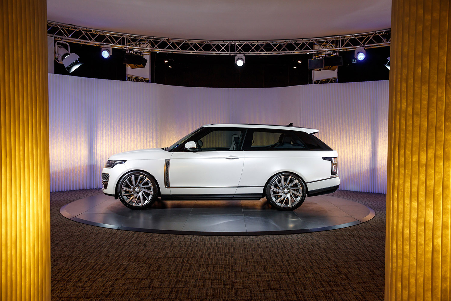 Land Rover trekt de stekker uit Range Rover SV Coupé