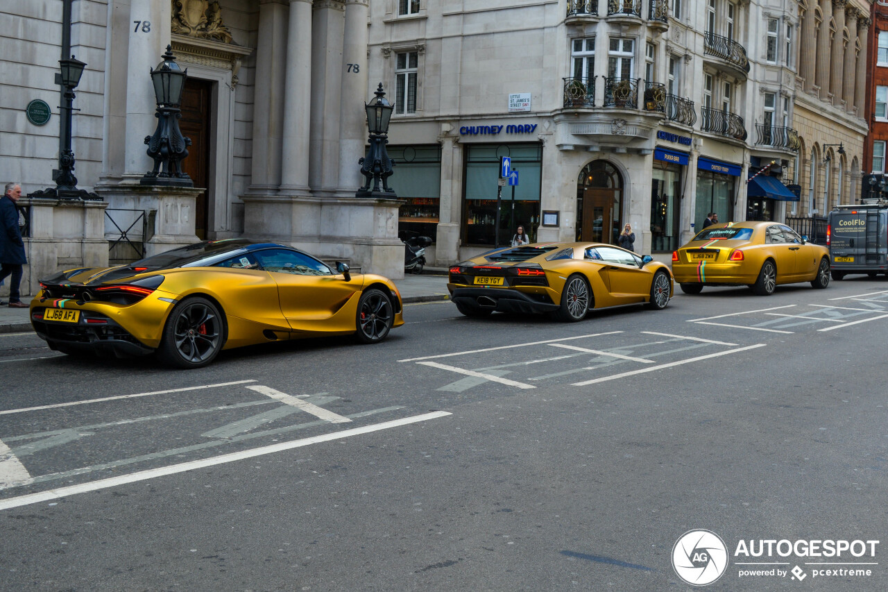 Gouden trio paradeert door Londen