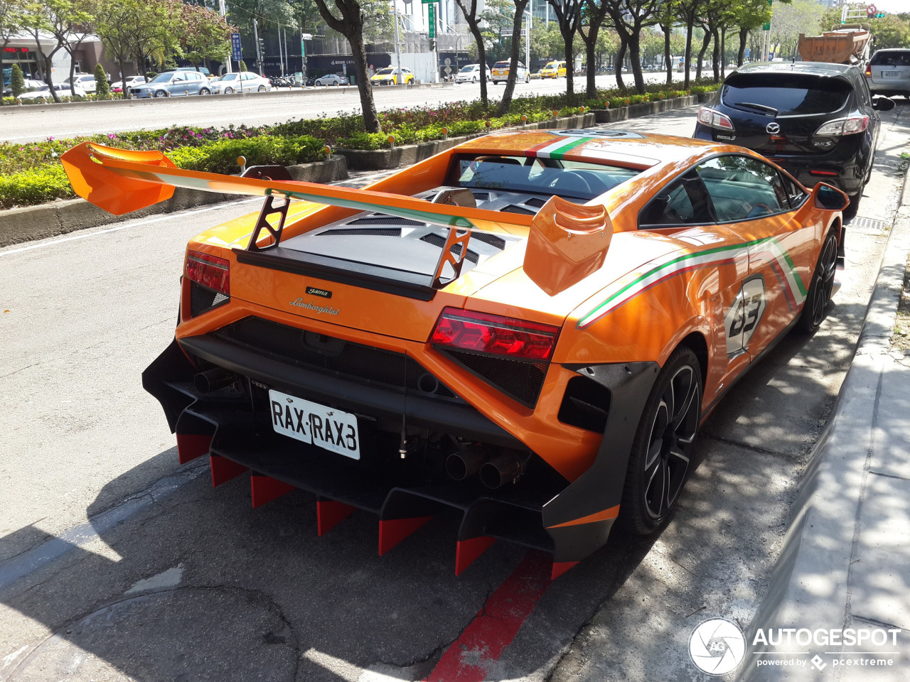 Aan downforce geen gebrek bij deze Lamborghini