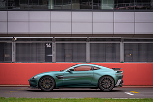 Aston Martin celebrates return to Formula 1 with Vantage F1 Edition