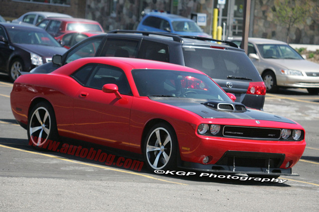 Dodge Challenger SRT-10 op straat gespot