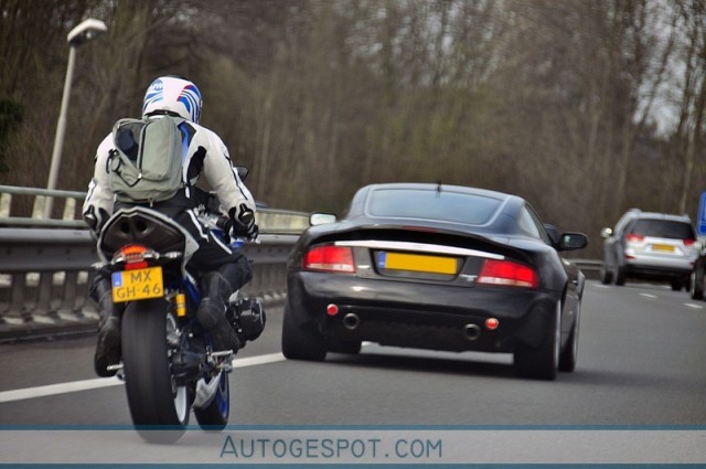 Spot van de dag: Aston Martin Vanquish S met dikke motor
