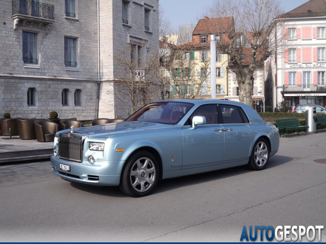 One-off gespot: Rolls-Royce 102EX