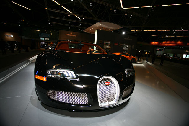 AutoRAI 2011: Bugatti Veyron Sang Noir