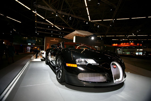 AutoRAI 2011: Bugatti Veyron Sang Noir