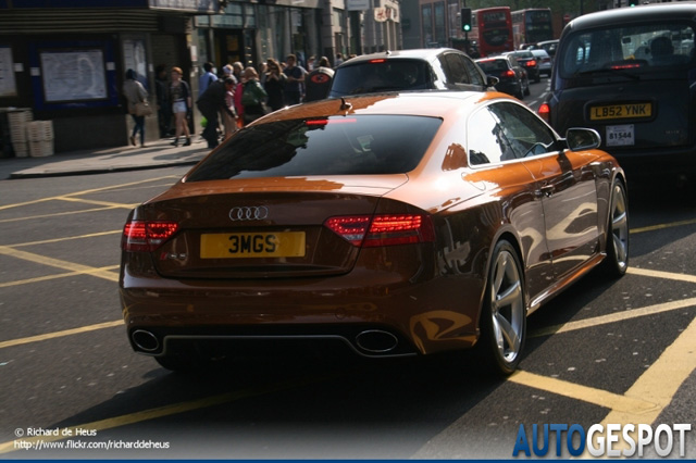 Gespot: Audi RS5 in Ipanema Braun