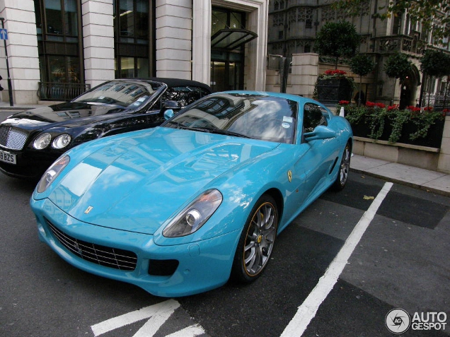 Strange sighting: turquoise Ferrari 599 GTB Fiorano