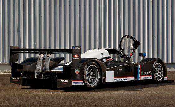 A toy for trackdays: Peugeot 908 HDi FAP