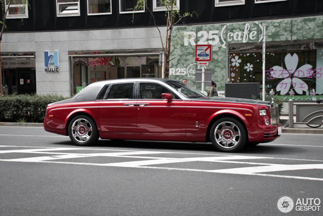 Gespot in Tokyo: fraai samengestelde Rolls-Royce Phantom