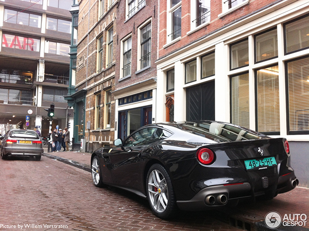 Spot van de dag: Ferrari F12berlinetta 