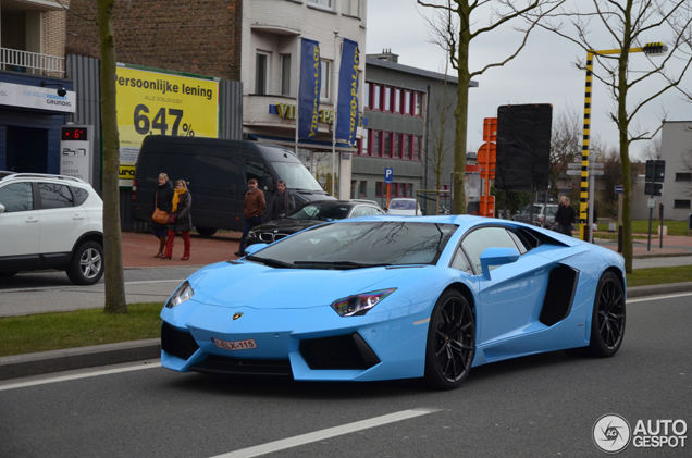 Eigenaar babyblauwe Lamborghini Aventador LP700-4 op zoek naar jou?