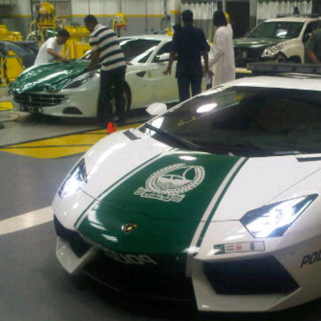 Another new toy for the Dubai police: Ferrari FF 