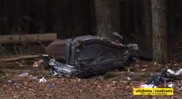 Le conducteur d'une Ferrari California survit à un crash violent
