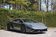 Lamborghini Gallardo LP560-4 2013 odlično izgleda u sivoj boji