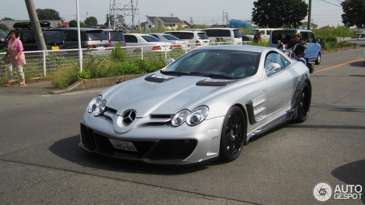 Opgedirkte Mercedes-Benz SLR McLaren gespot 