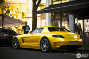 This is how we like it: matte yellow Mercedes-Benz SLS AMG