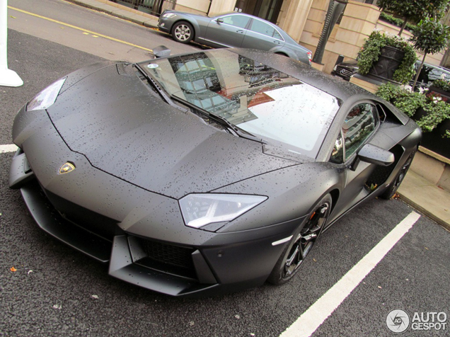 Gespot voor de Aventador-liefhebber: matte kleuren deel 152