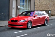 Il fallait oser : une Alpina B5 Touring rouge