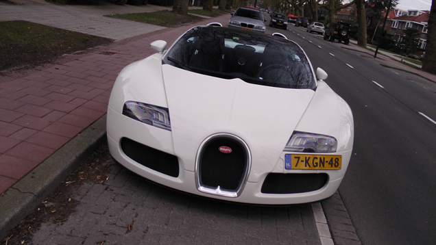 Als een baas: Bugatti Veyron 16.4 Grand Sport op Nederlands kenteken