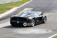 LaFerrari XX 占领了纽伯灵赛道