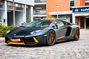 Owner adds some orange details to his Aventador