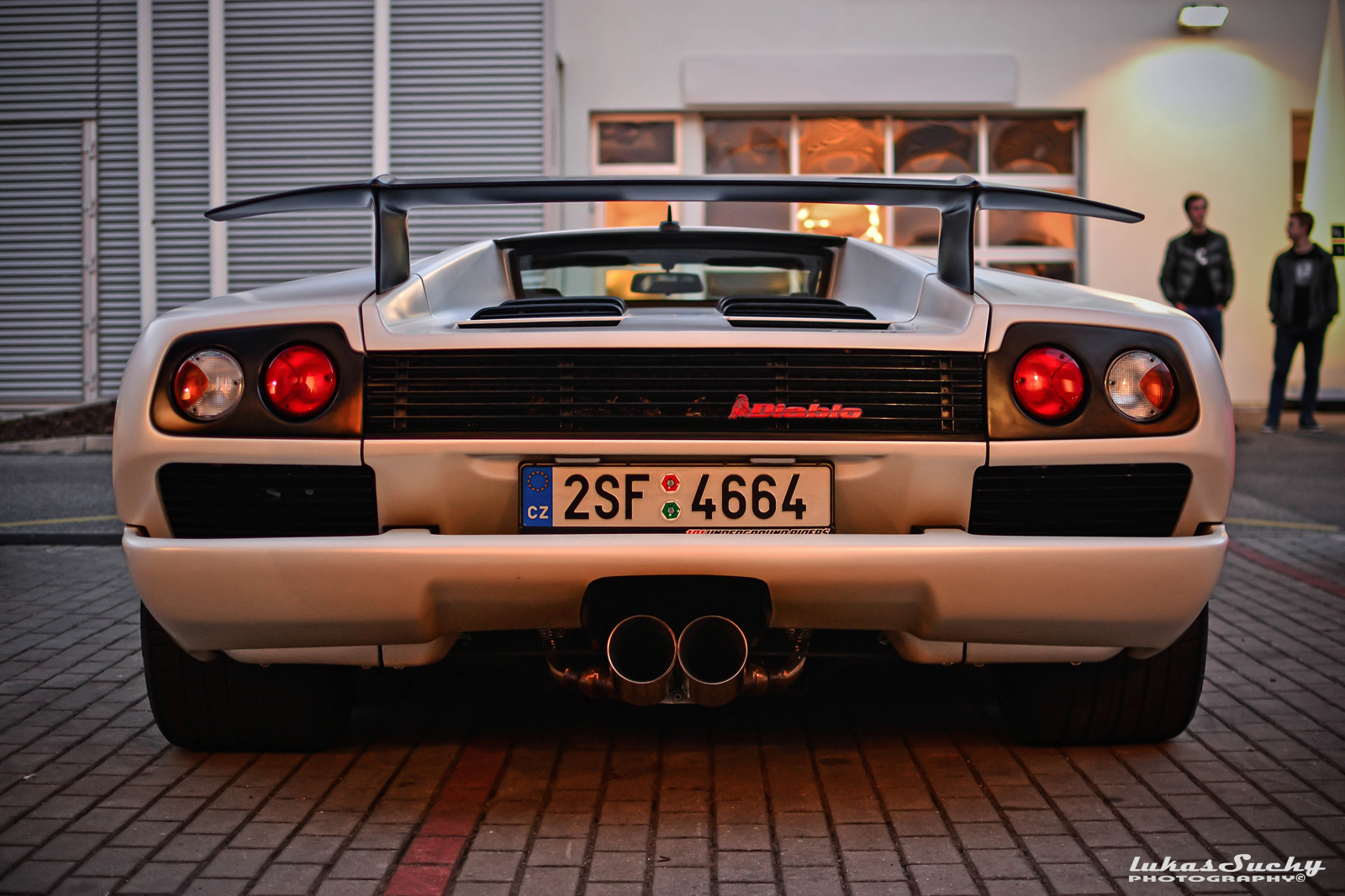 Lamborghini blijft groeien, opent dealer in Praag