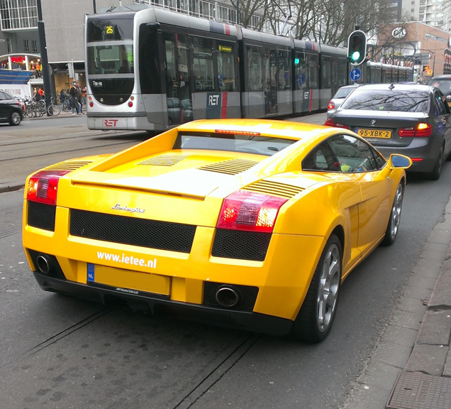 Eigenaar Lamborghini krijgt boete voor onnodig revven