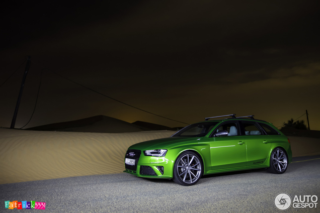 Gespot: Audi RS4 Avant in de kleur Java Green